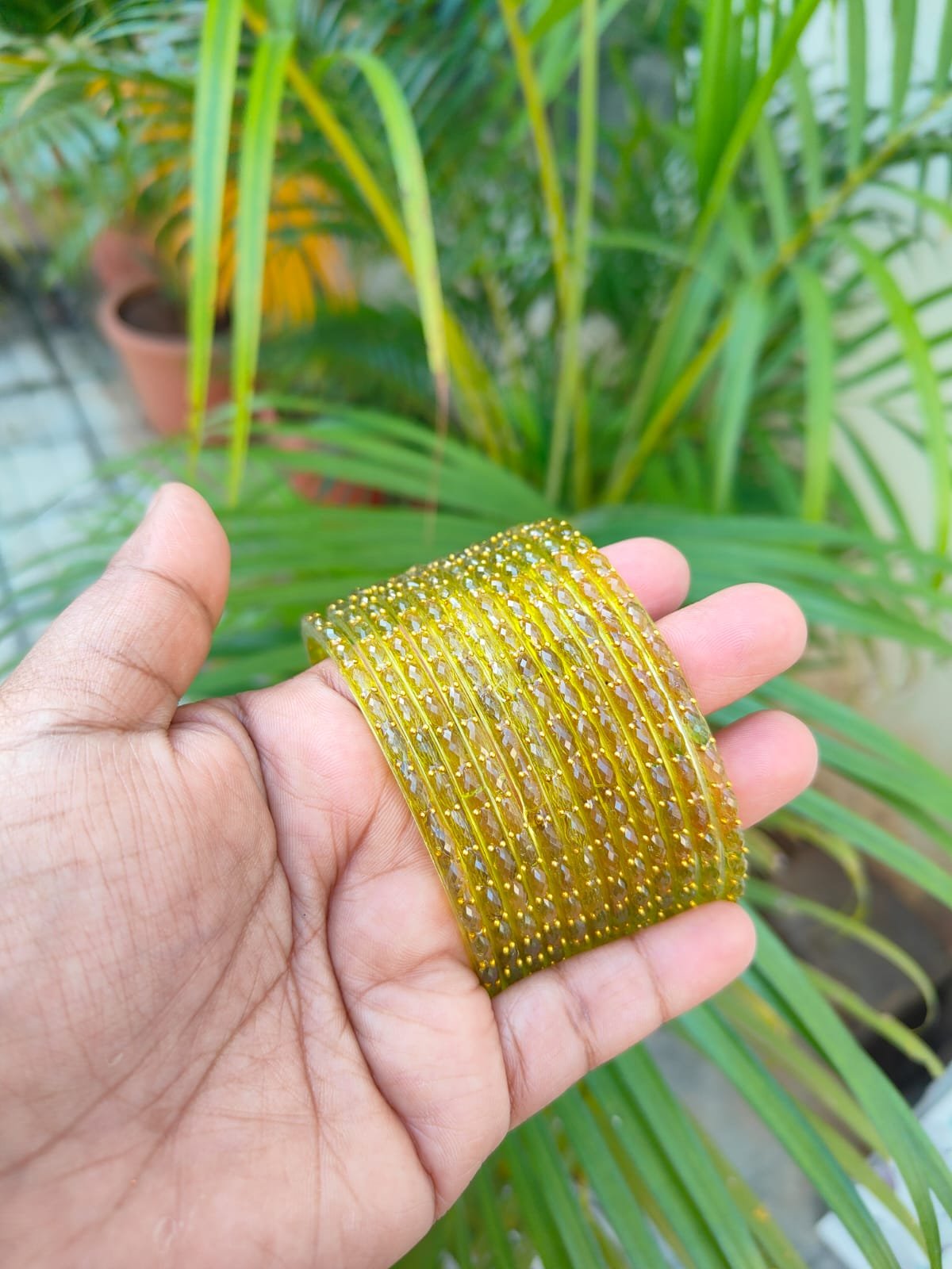Raindrop glass bangles (Mehandi green)